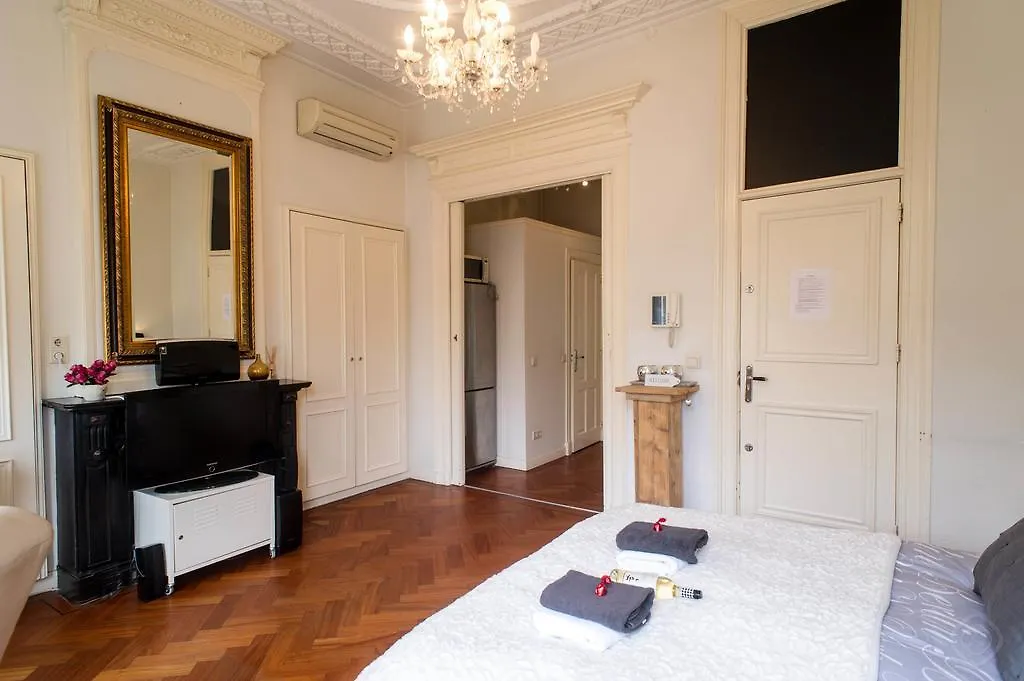 Apartment Luxury Keizersgracht Group House